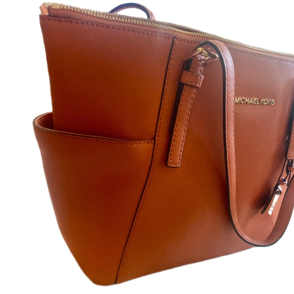 Michael Kors Jet-Set Top Zip Saffianio Leather Tote - Picture 6 of 11